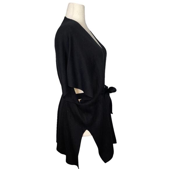 NEW Banana Republic Black Knit Tie Waist Poncho Size: One Size - Picture 3 of 5